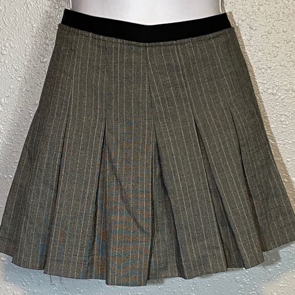 Guess Dresses & Skirts - Y2K Guess Black and Gray Pleated Skater Mini Skirt